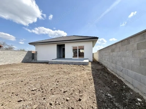 Casa individuala, 3 camere, 68 mp utili, 290 mp teren - Sanandrei