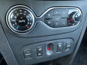 Dacia Sandero Stepway 0.9 Benzina 90 CP An 2017 - imagine 19