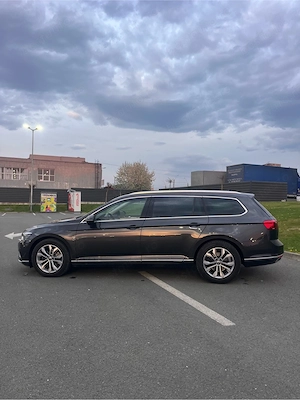 VW Passat 2022 - imagine 3