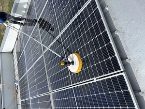 Spalare panouri fotovoltaice - imagine 2