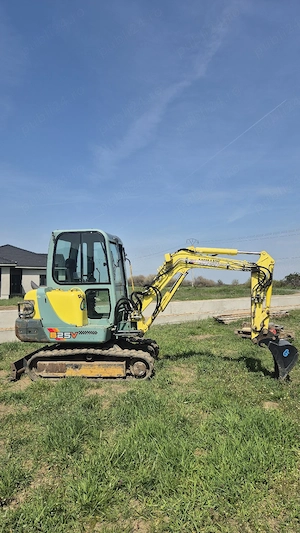 Excavator de închiriat - cu operator sau fără - cupe 25, 50, 120 - imagine 3