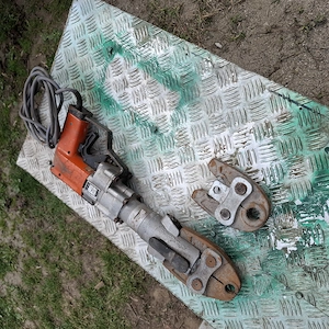 Masina de sertizat MANNESMAN 