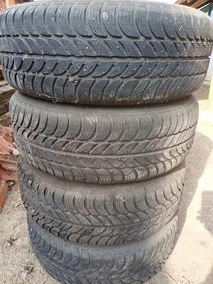 Jenti cu anvelope tabla Audi