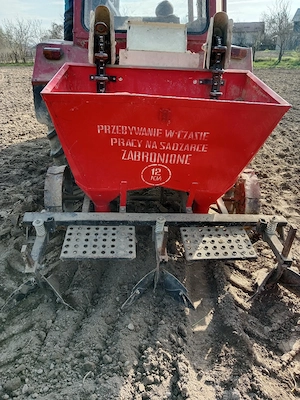 Vând tractor DT 445 + accesorii - imagine 6