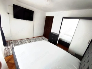 Apartament 3 camere, 65 mp decomandat, zona 1 Mai - imagine 3