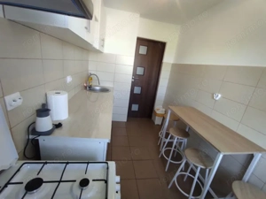 Apartament 3 camere, 65 mp decomandat, zona 1 Mai - imagine 7