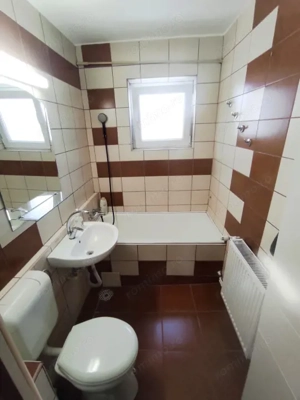 Apartament 3 camere, 65 mp decomandat, zona 1 Mai - imagine 10