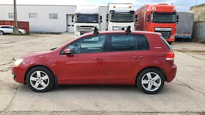 VW Golf 6 1.6 TDI 105 CP - imagine 9