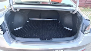 Hyundai Elantra 2021 - imagine 3