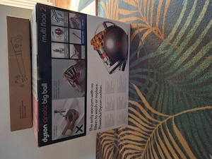 Vind aspirator dyson cinetic big ball sigilat si în garanție 