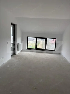 Apartament 3 camere, 79 mp, decomandat, La Stejari – Burdujeni, parcare inclusă