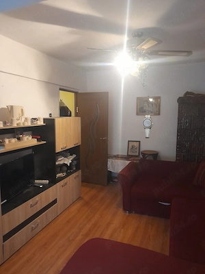 Apartament decomandat la etaj 3, de vanzare in Caransebes Pret 39.500euro - imagine 4