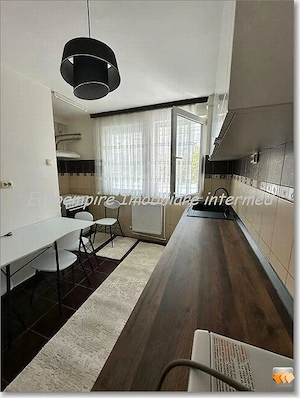 Apartament 3 camere de inchiriat zona Centru