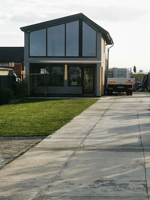 Spatiu comercial P+M si spatiu de depozitare + teren 2600 mp - imagine 3