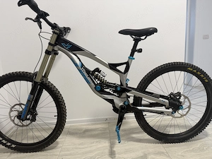 Bicicletă MTB full suspension YT Industries   stare foarte bună