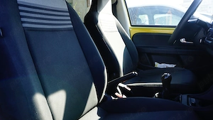 Volkswagen up! 1.0  - imagine 8