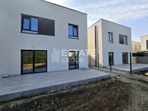 Duplex cu 5 camere despartit prin camera tehnica in Dumbravita - imagine 19