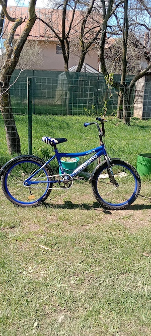 Vând bicicleta copii de vârsta 7-8-9 ani și mai mult