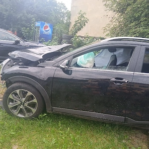 kia stonic avariat - imagine 2