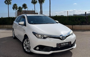 Toyota Auris Hybrid   economică, fiabila, nici un defect!