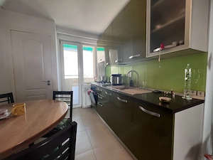 Apartament 3 camere,zona 22 Decembrie - imagine 2