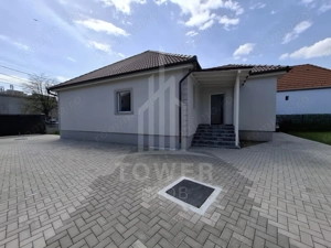 Casa renovata total- zona Calea Poplacii cu teren de 454 mp