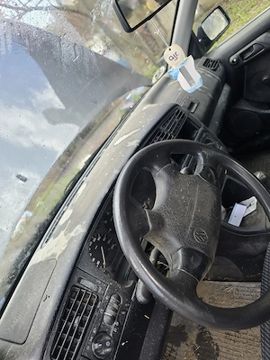 Volkswagen  vento vând  sau dezmembrez  - imagine 2