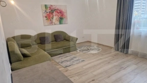 Apartament cu 3 camere, 76 mp, decomandat, loc de parcare - Tractorul - imagine 2