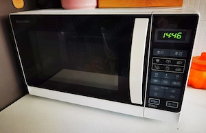 Cuptor cu microunde Sharp R642WW