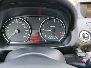 Vand BMW 118 d euro 5 din 2009. Pret 3500 euro. Distributia e schimbata. Tel   - imagine 4