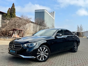 Mercedes-Benz E300 4MATIC   Plug-In Hybrid   Benzina   320 CP   2021   9GTRONIC - imagine 2