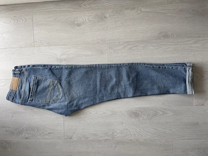 Blugi Bershka putin purtati
