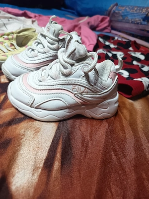 vand lot haine fetiță 