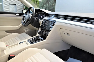 Volkswagen Passat GTE - imagine 9