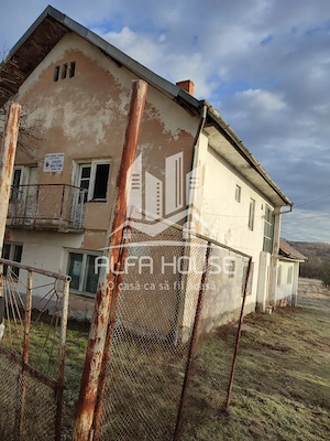 Vand casa Lapusnicul Mare  ( Clinica Medicala ) 