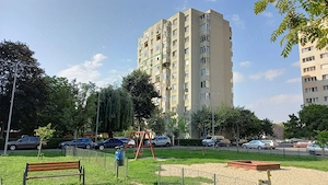 Vand apartament 2 camere decomandate, M15, etajul 7, lifturi noi