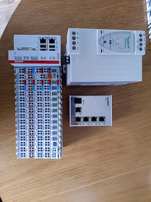 SISTEM AUTOMATIZARE BECKHOFF CX9020-0111 + sursa Schneider + 13 module I O