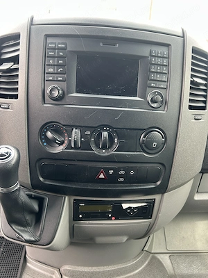 Vand microbuz Mercedes-Benz 20+1 locuri - imagine 5