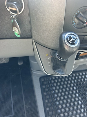 Vand microbuz Mercedes-Benz 20+1 locuri - imagine 9