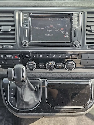 Volkswagen Multivan T6 - imagine 10