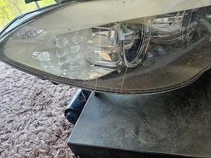 Far dreapta , bmw f10 bixenon