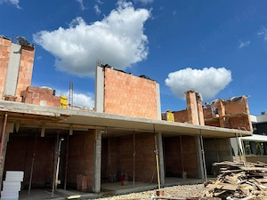 Executăm lucrări de construcții 