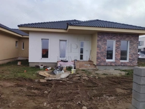 Duplex 3 dormitoare pe parter - partial mobilat - despartit prin camera tehnica - zona foarte buna