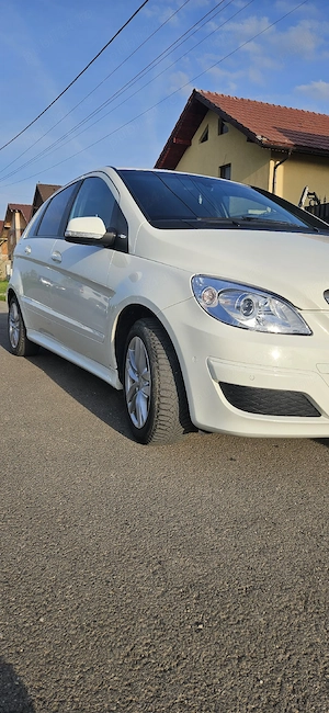  Mercedes-Benz B180 - imagine 5