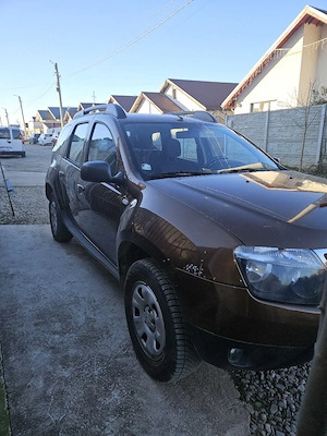 Dacia Duste 1.5 dci primul proprietar 122000 4 4 la buton