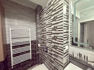 Interioare Exterior Lavabila Terase Balustrazi Pereti Gresie Terase Rigips Scafe Parchet Montări 