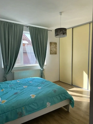  De închiriat Apartament 3 camere într-o vilă, zonă liniștită direct propietar