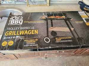 Grătar mobil cu rotisor nou 