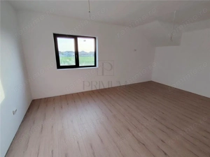 Duplex spatios la asfalt - toate utilitatile - personalizare interioara - imagine 3