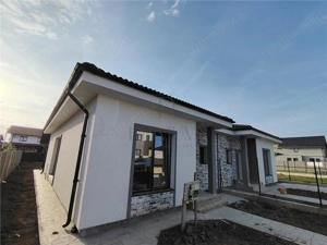 Duplex pe plan - 3 bai - asfalt - toate utilitatile - imagine 2